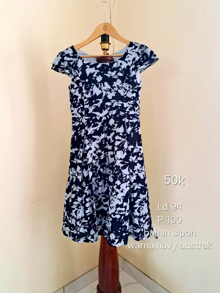 Dress fashion wanita