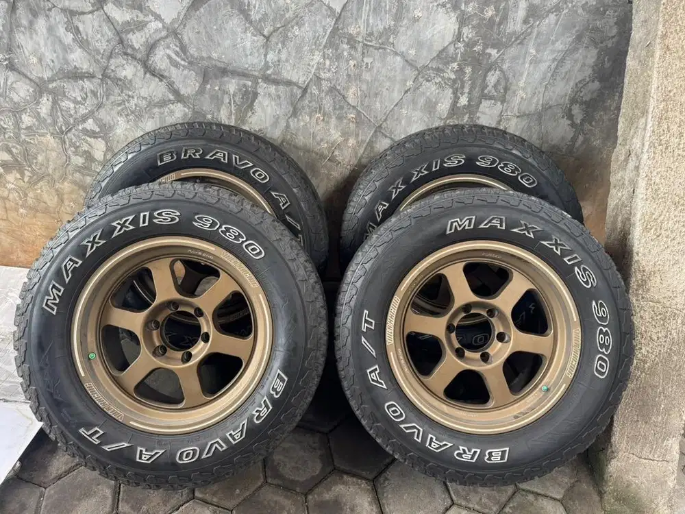 Velg Rays R18 Fortuner/Pajero + Ban 1 set