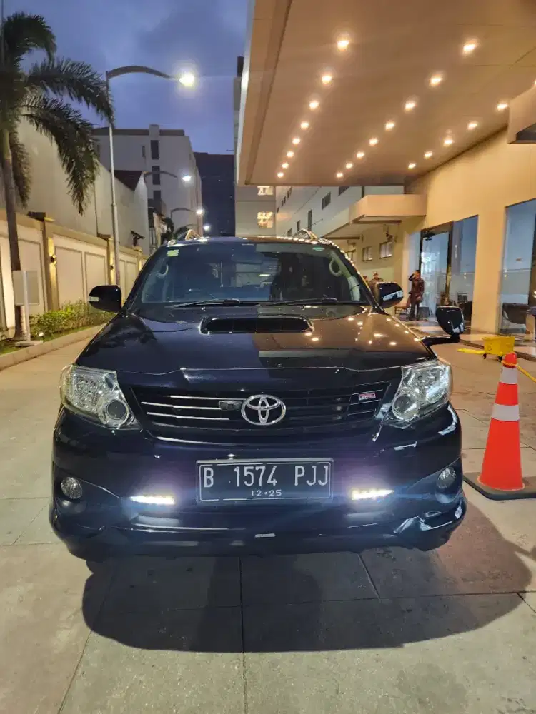 TOYOTA FORTUNER. G. VNT. TRD. 15
