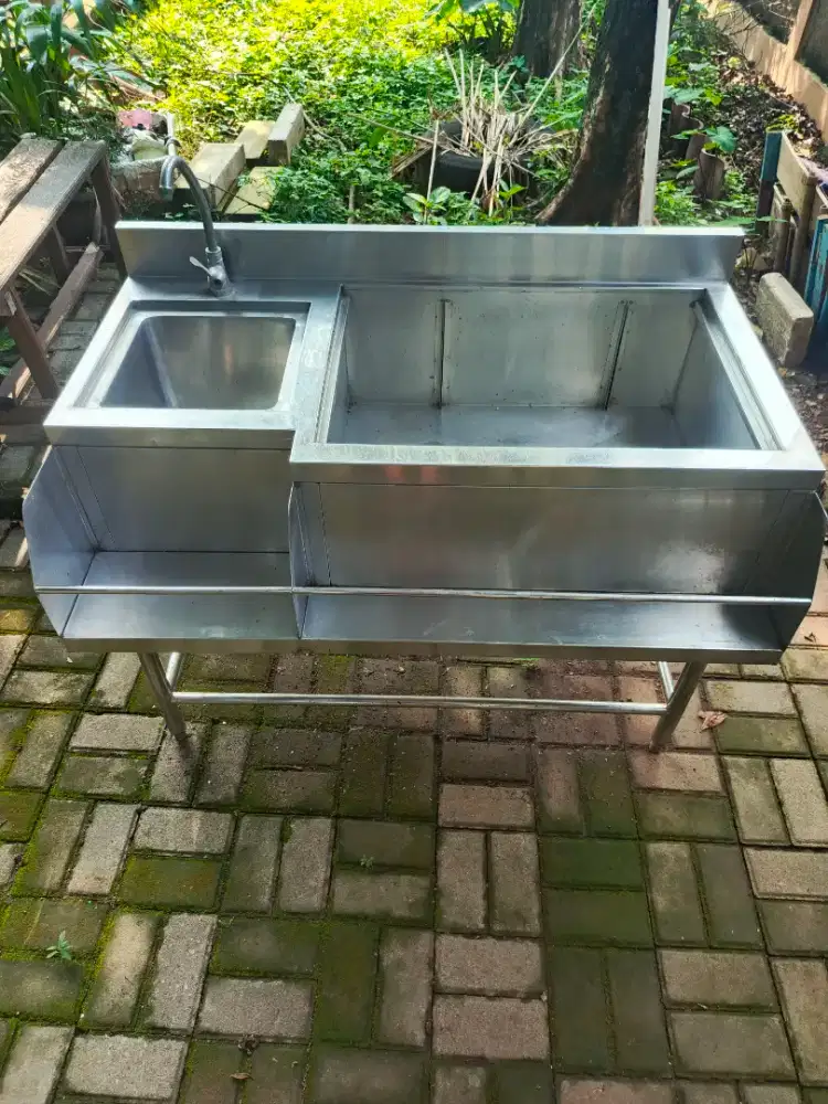 Stainless, Tempat Cuci Piring dan Meja Rak Piring