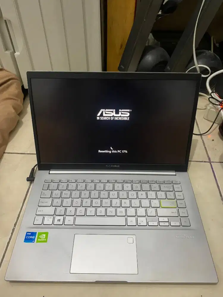 Laptop ASUS K413E i5 11Gen , ram 8GB , ssd 256 ,grafik invidia 2GB