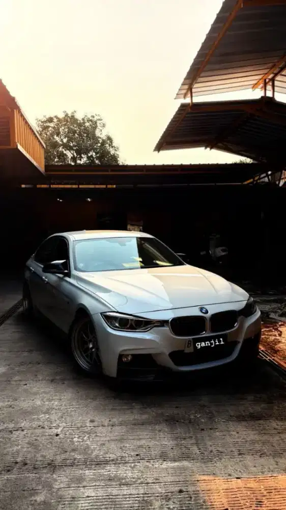 BMW 320I F30 SPORT 2014 MODS