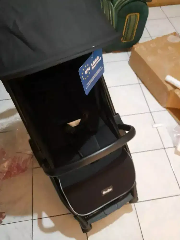 Stroller bayi kondisi baru