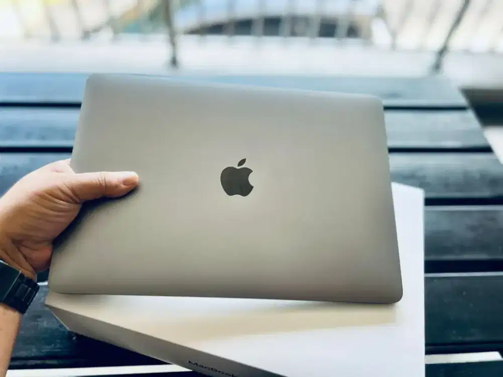 MacBook Air M1 2020 13-Inch iBox ID/A 8/256GB Space Grey