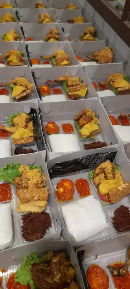 Tukang masak dan Staff Dapur