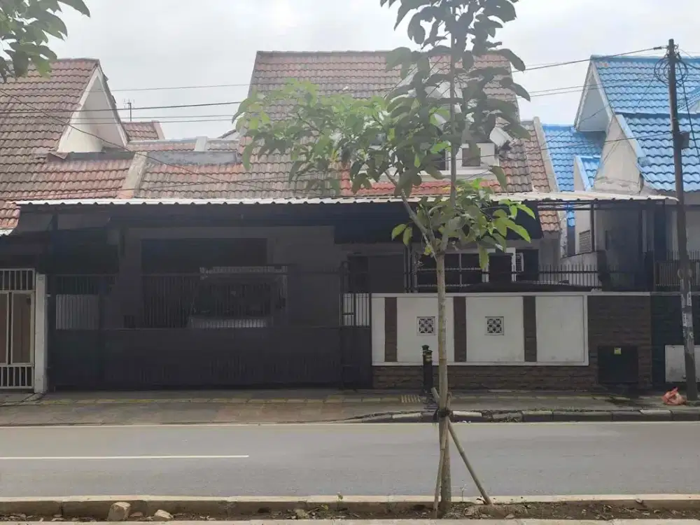 Rumah di Pinggir Jalan Raya Kencana Loka BSD Cocok Untuk Usaha