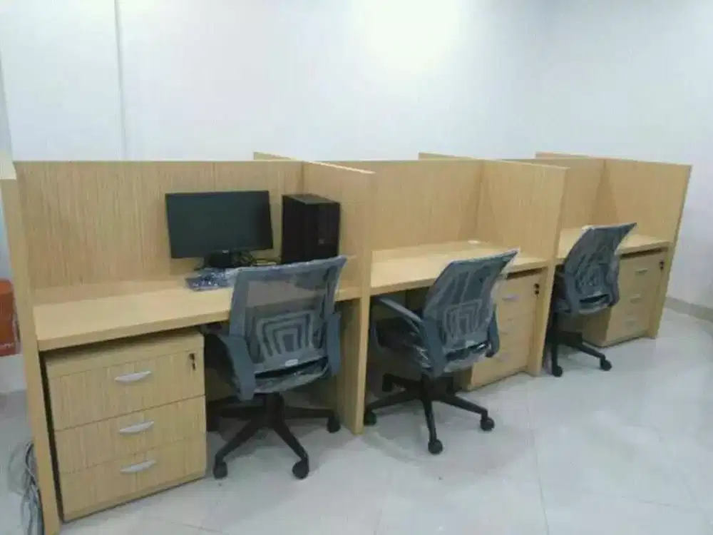 PARTISI MEJA KERJA DAN PARTISI RUANGAN