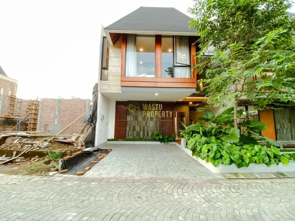 RUMAH MEWAH DALAM PERUMAHAN DI MAGUWOHARJO, SLEMAN