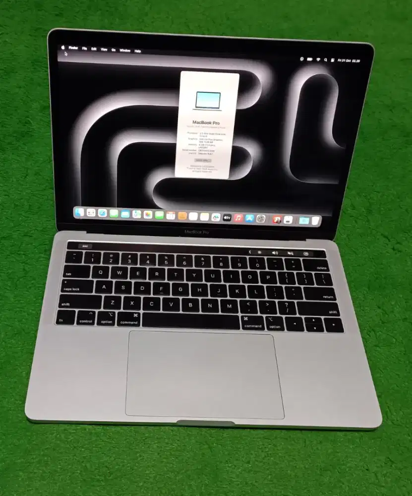 Apple MacBook Pro 2018 Intel i5 8/256 Silver Touchbar Murah