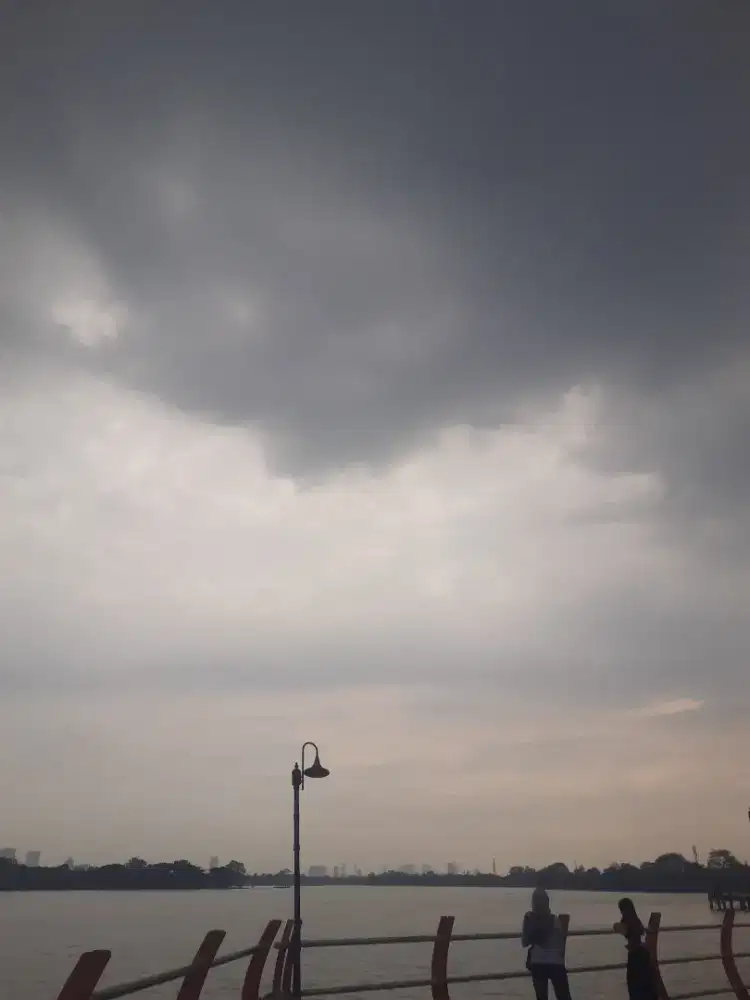 mencari lowongan kerja