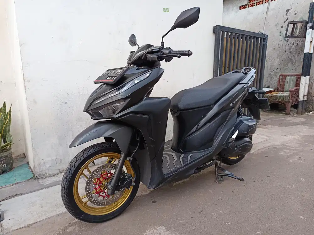 Di jual cepat vario led new 150 2018 kyles siap pakai