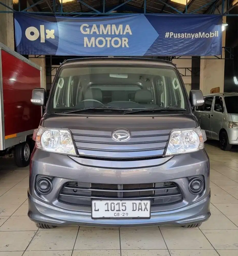 Luxio D 1.5 Minibus FrontFacing AC+PS+Tape Th2024 Abu-abu Istimewa