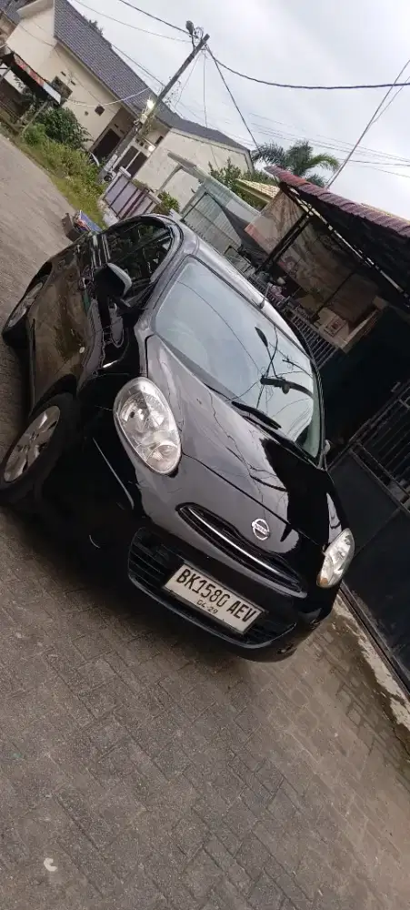 Nisan March manual 2012