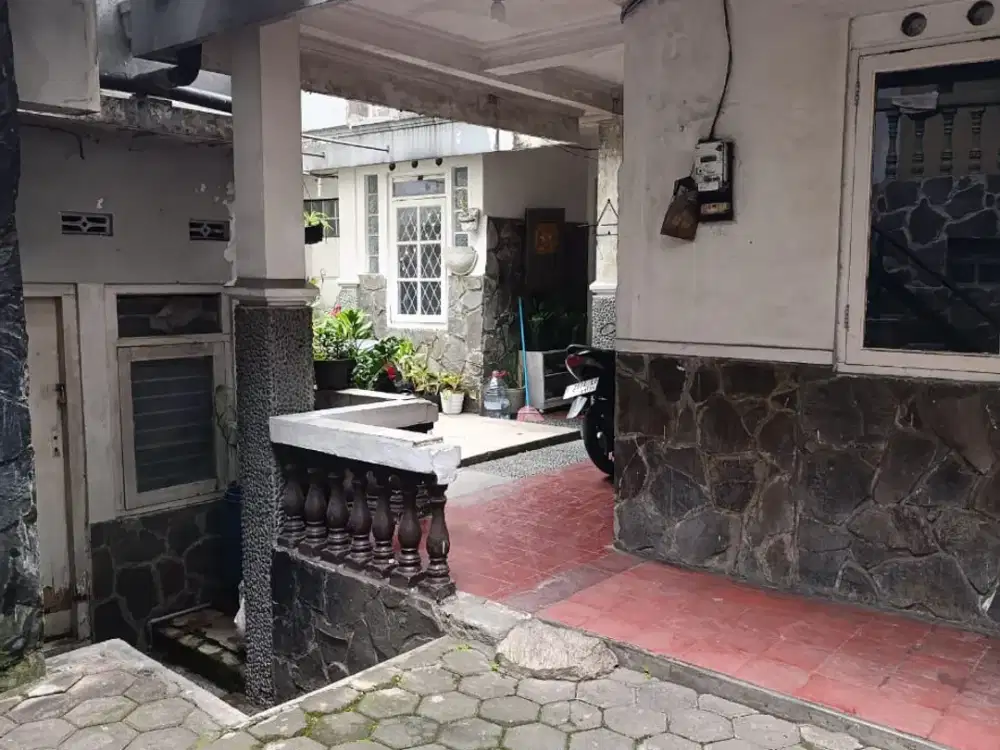 Rumah Di Geger Kalong Luas Dan Strategis