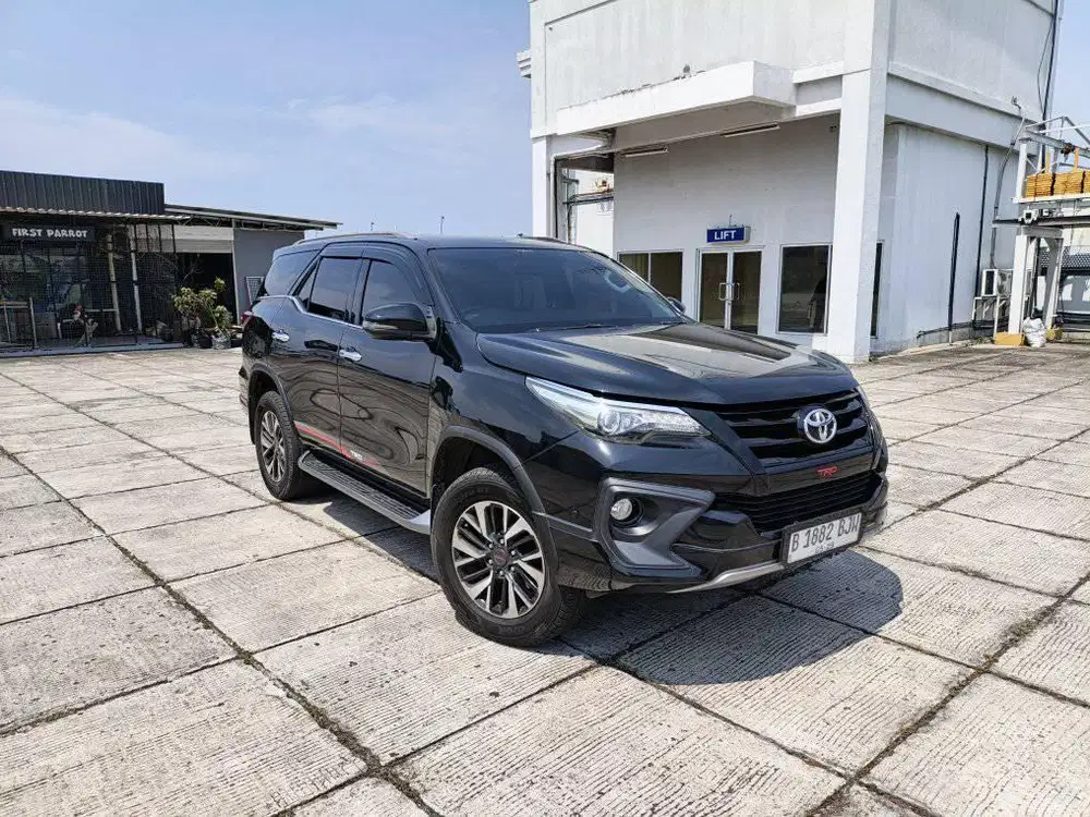 ‼️dp50jt‼️ record Toyota Fortuner VRZ TRD AT Hitam 2019 2018