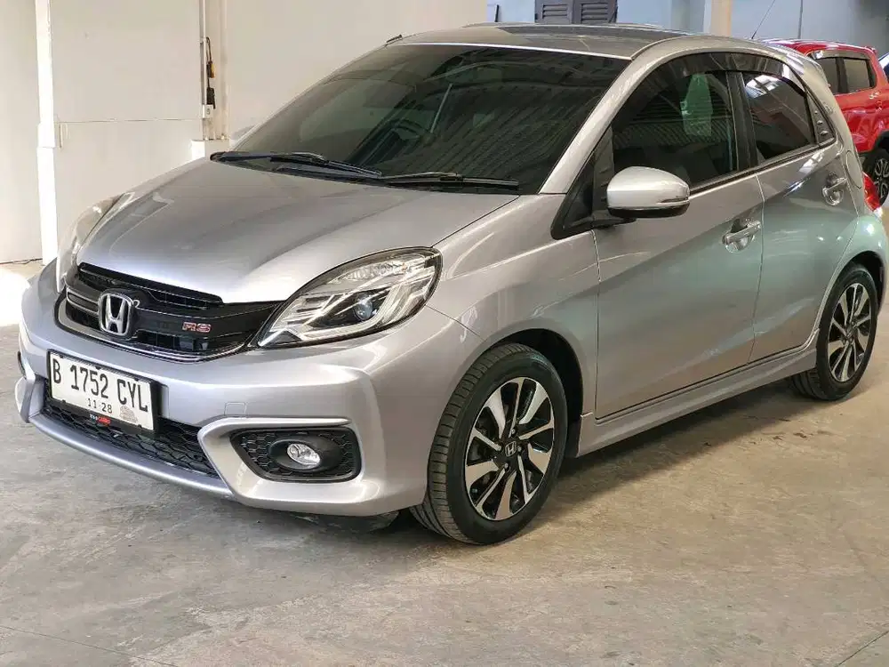 Honda Brio RS AT 2018 Silver PREMIUM B1752CYL
