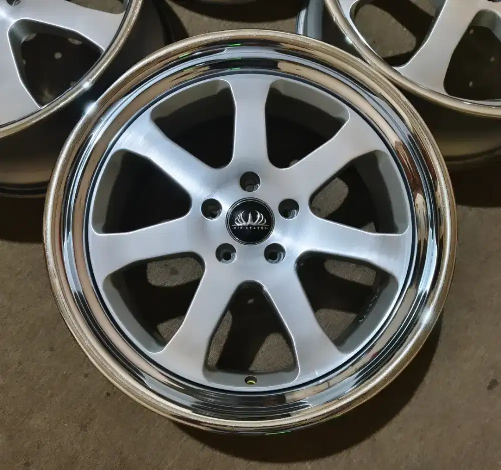 vip status 20x8,5+9,5 pcd 5x114/112