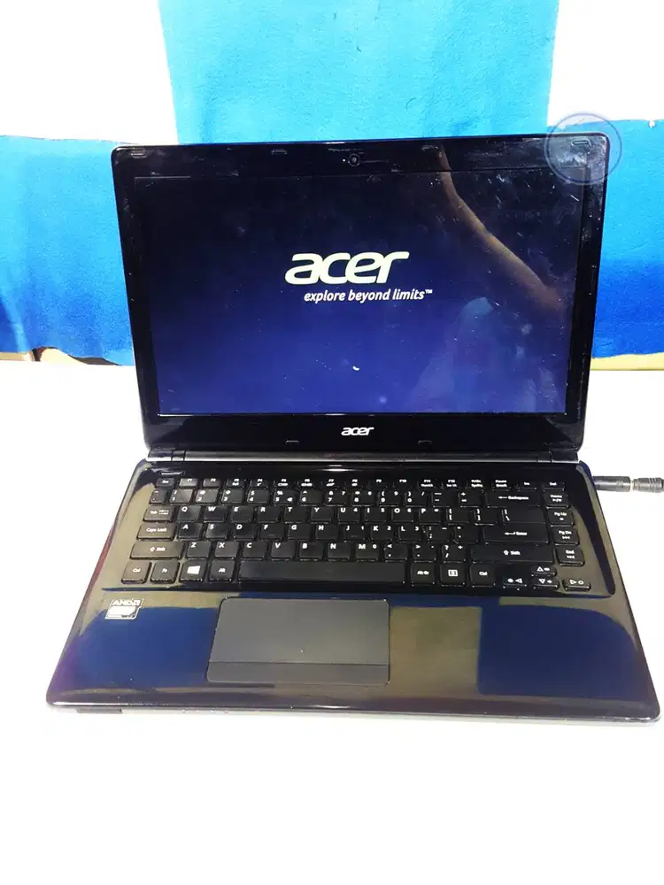 Laptop Acer Slim Black Nyala dgn Cas Murah