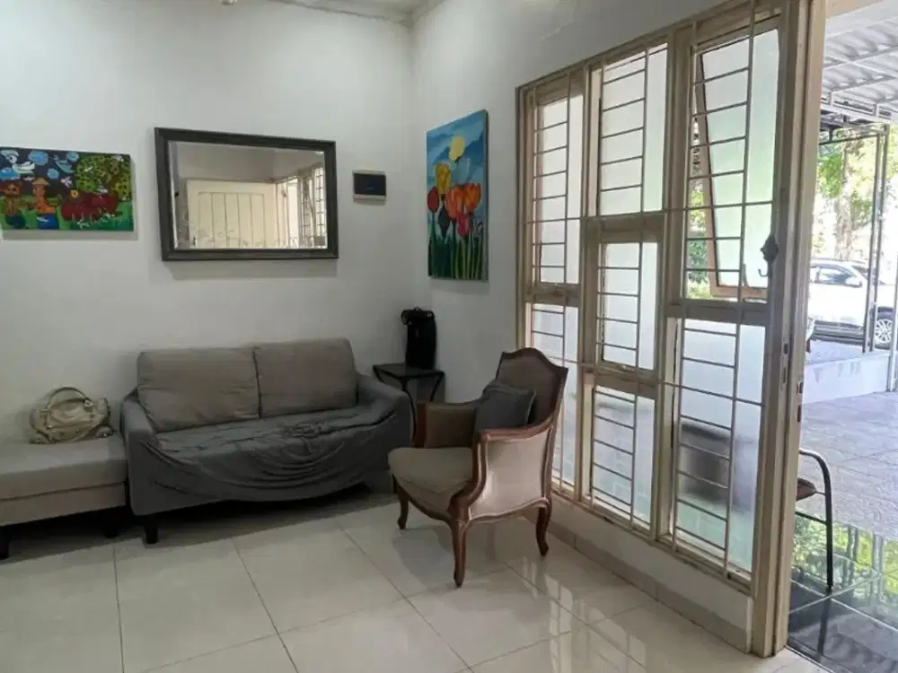 Dijual Rumah 2,5 Lantai Semi Furnished di Metland Menteng, Jakarta Timur
