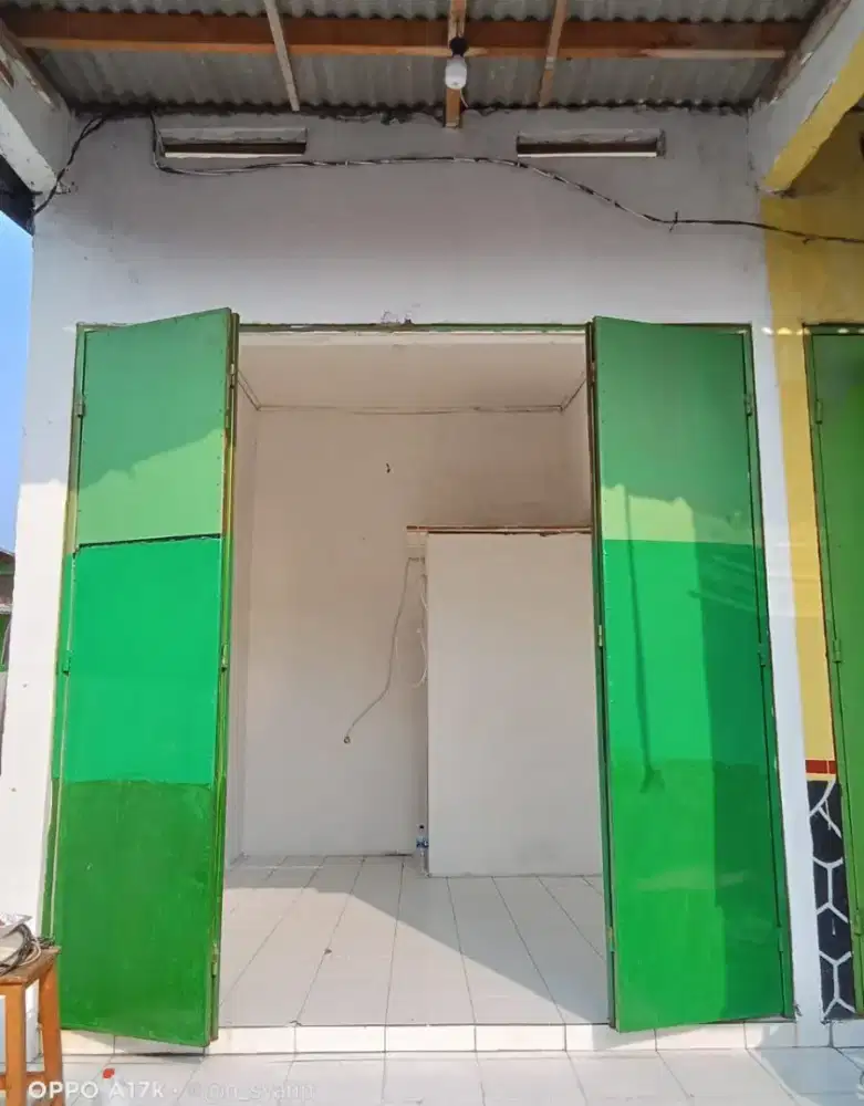 Disewakan kios dipinggir jalan