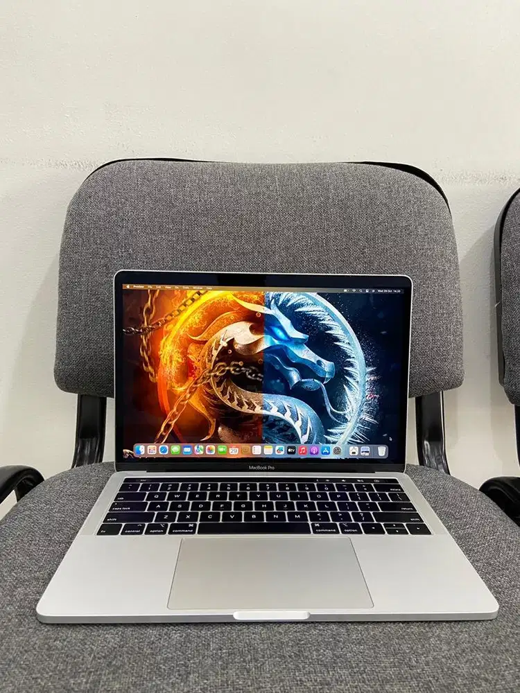 MacBook Pro 2018 i5 8/256GB