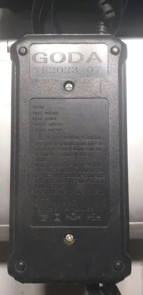 CHARGER SELIS MERK GODA KODE YF2023-07