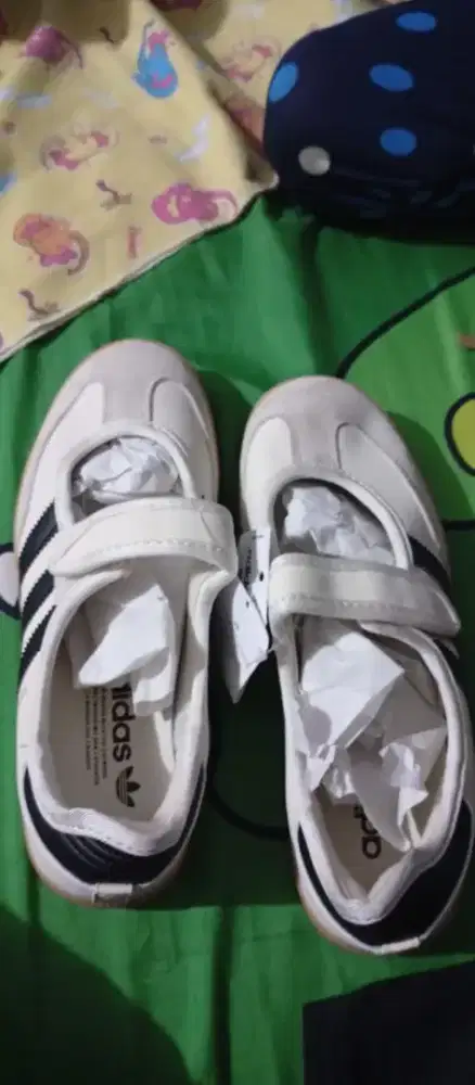 Sepatu adidas samba jane