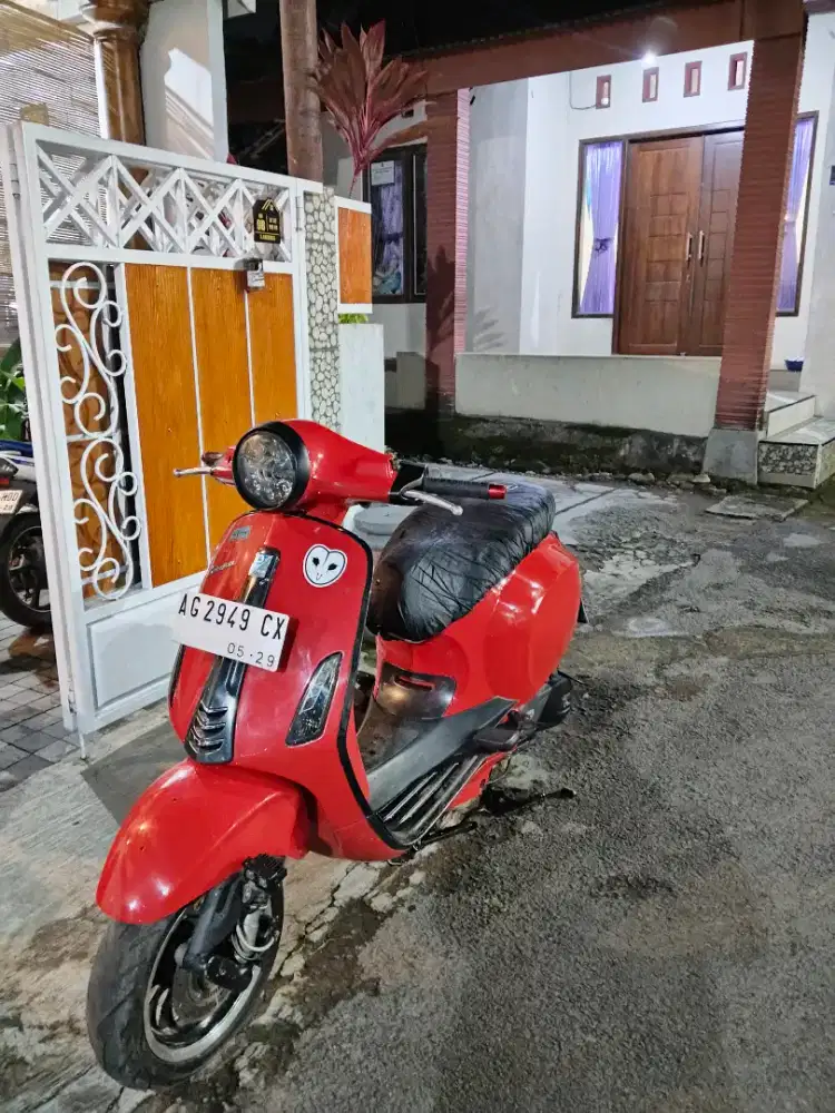 Vespa Primavera 2019 abs Merah