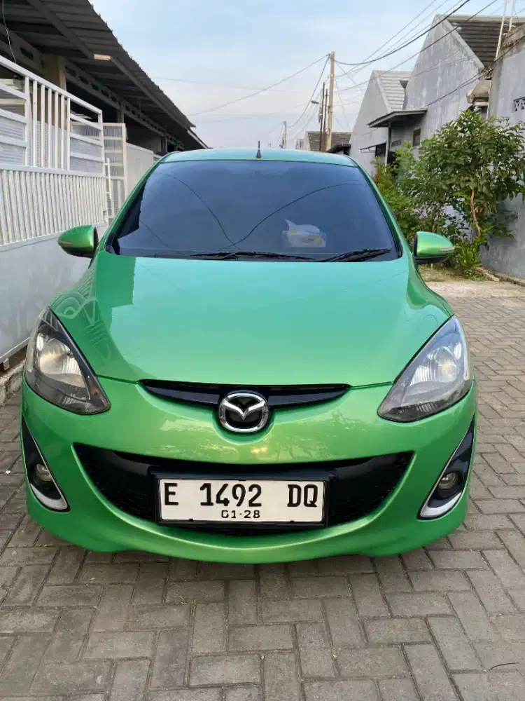Mazda 2 type R tertinggi Autometic 2012