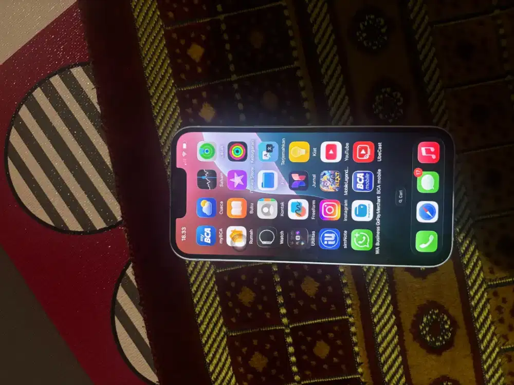 iPhone 13. 128 inter IOS 2.6