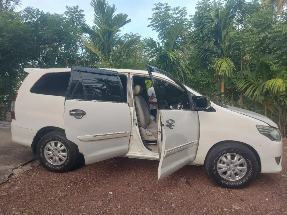Kijang innova 2012 Manual G Bensin
