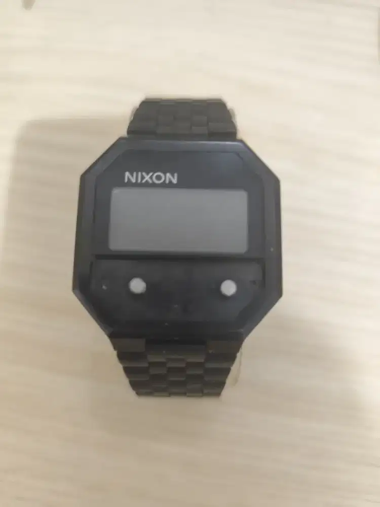 DI JUAL JAM TANGAN NIXON RE RUN BLACK