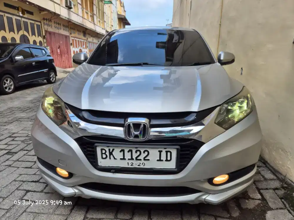 HONDA HRV PRESTIGE 1.8 SUNROOF A/T 2015