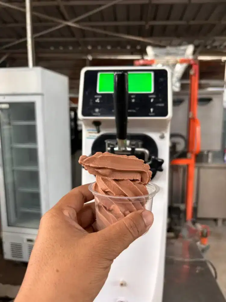 Soft ice cream machine