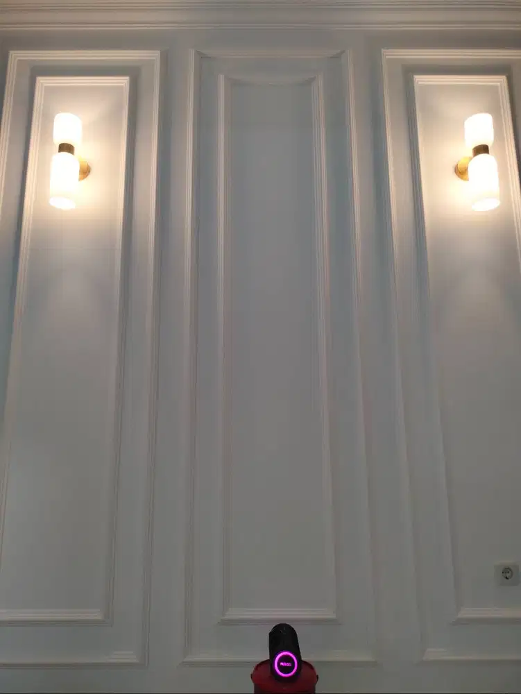 Led lampu dan masang molding dekorasi rumah