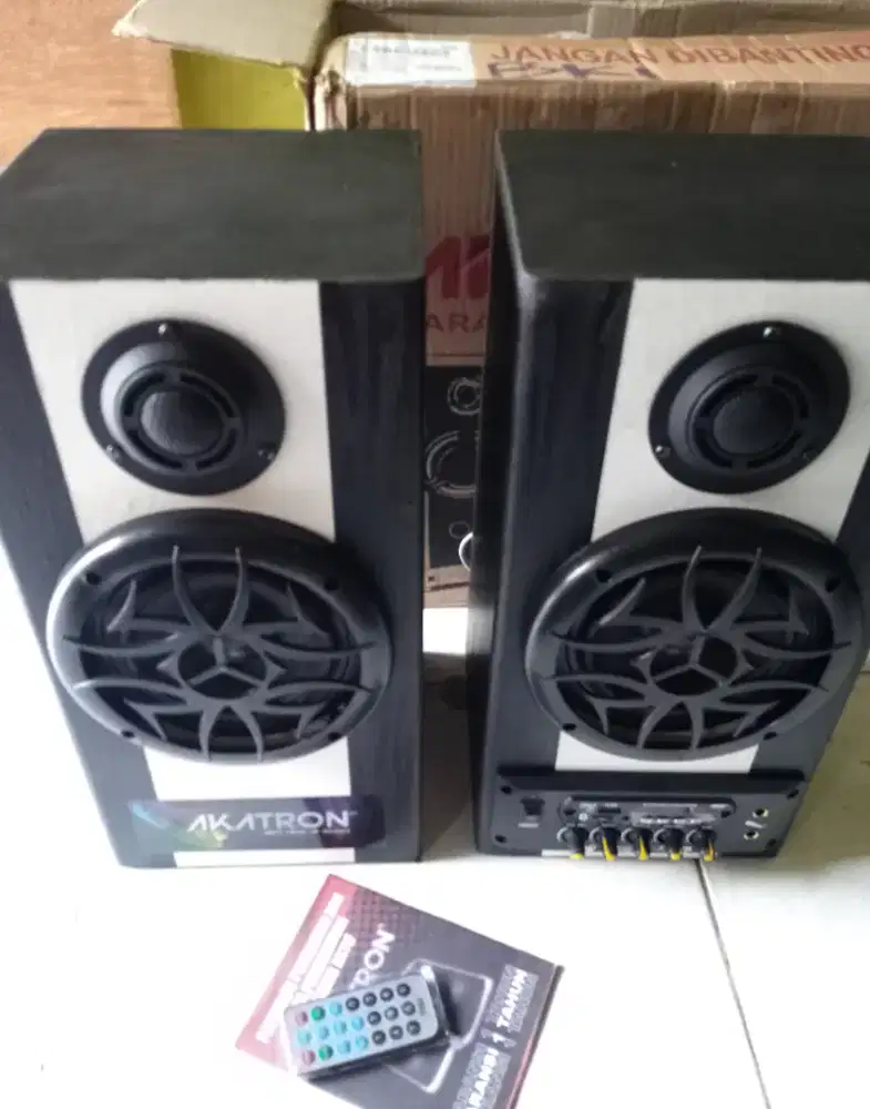 Speaker aktif akatron