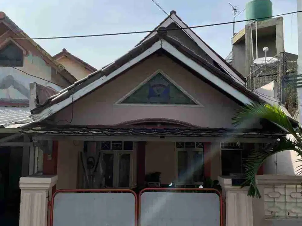 rumah 1.5 lantai jual cepat graha raya dekat akses tol