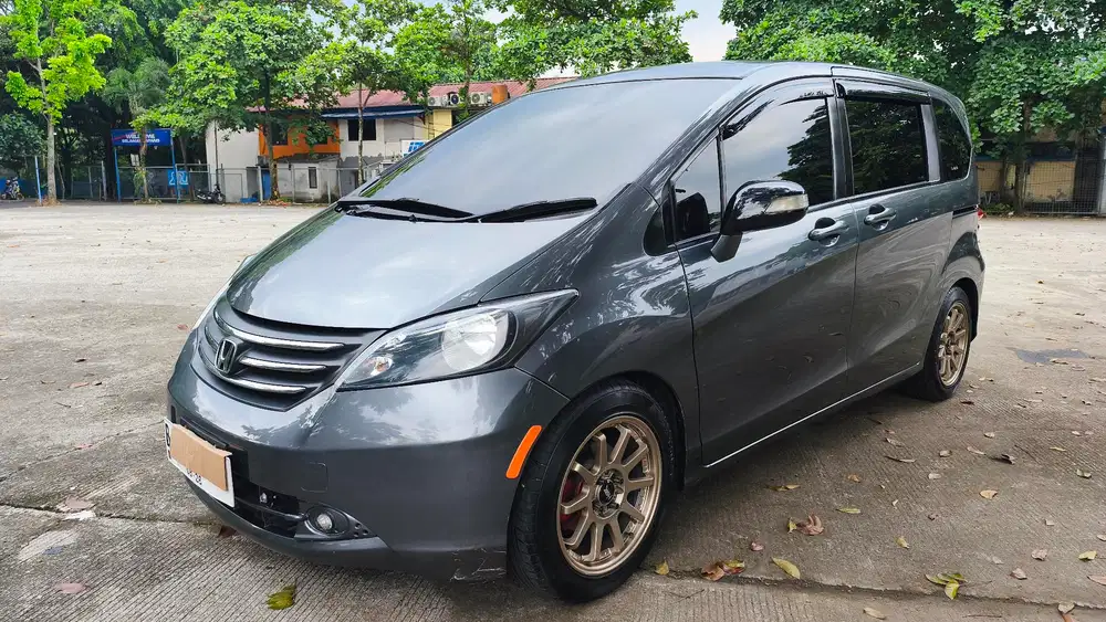 Honda Freed E PSD AT