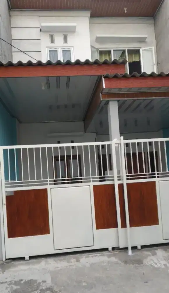 DI JUAL RUMAH MURAH 2 TINGKAT SIAP HUNI BEBAS BANJIR AREA SUKODONO