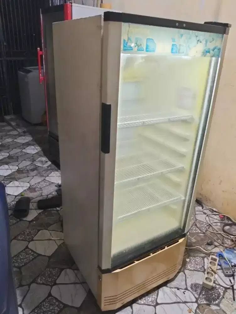 Jual showcase polytron 4 tahap.normal dingin sempurna.siap antar siap