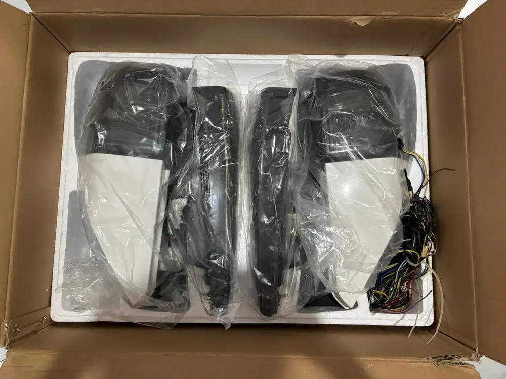 STOPLAMP LAMPU BELAKANG INNOVA REBORN BMW STYLE