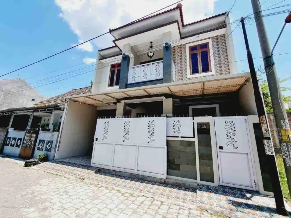 Rumah Bagus 2 Lt Di Perumahan Dekat Al Aqso Gentan