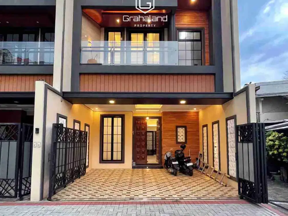 Rumah Mewah Modern Pinggir Jalan Raya Lokasi Strategis Dekat Pintu Tol Kukusan Depok