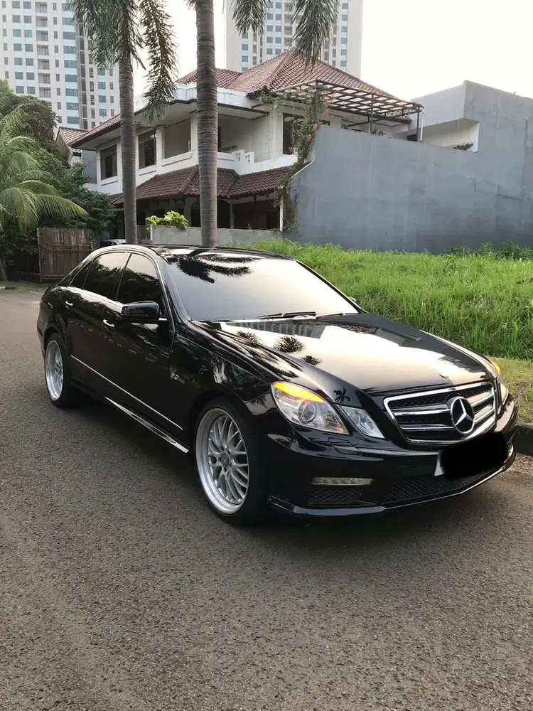 MERCEDES BENZ E300 ELEGANCE AMG 2009