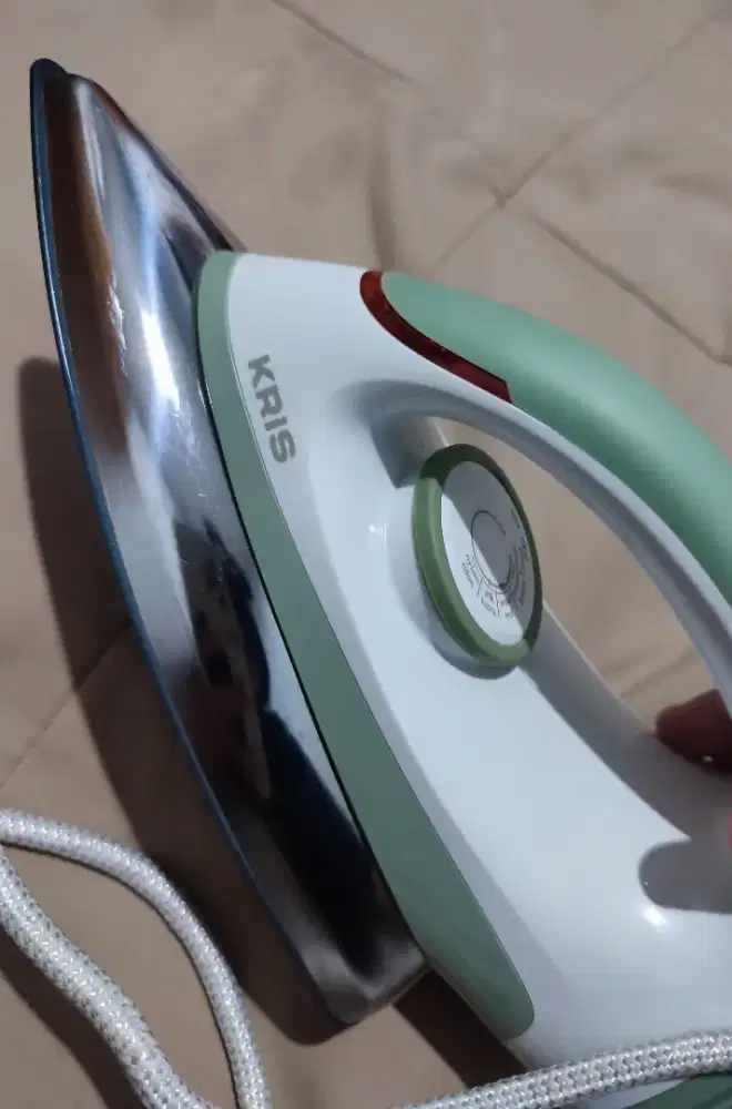 Setrika merk KRIS