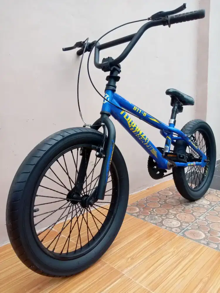 Sepeda BMX TURANZA BY PACIFIC Ban JUMBO.