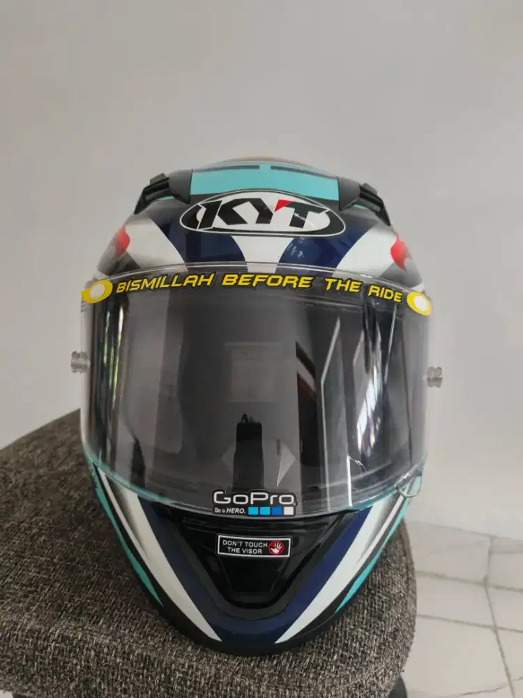 Jual helm KYT R10