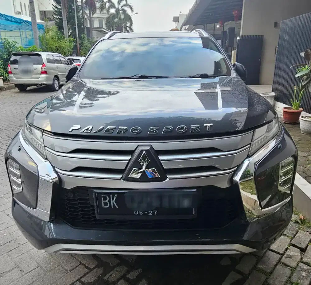 Pajero Dakar 4x2 AT 2022 Abu abu