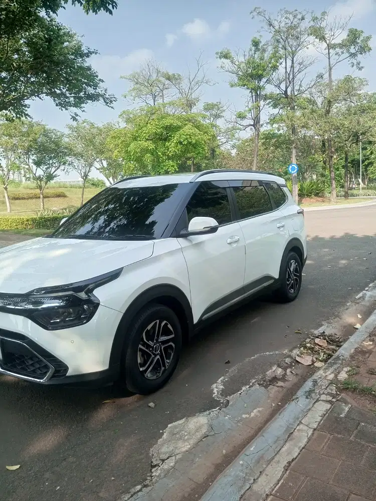Kia Carens 1.4L AT 6 Seaters 2023 Putih