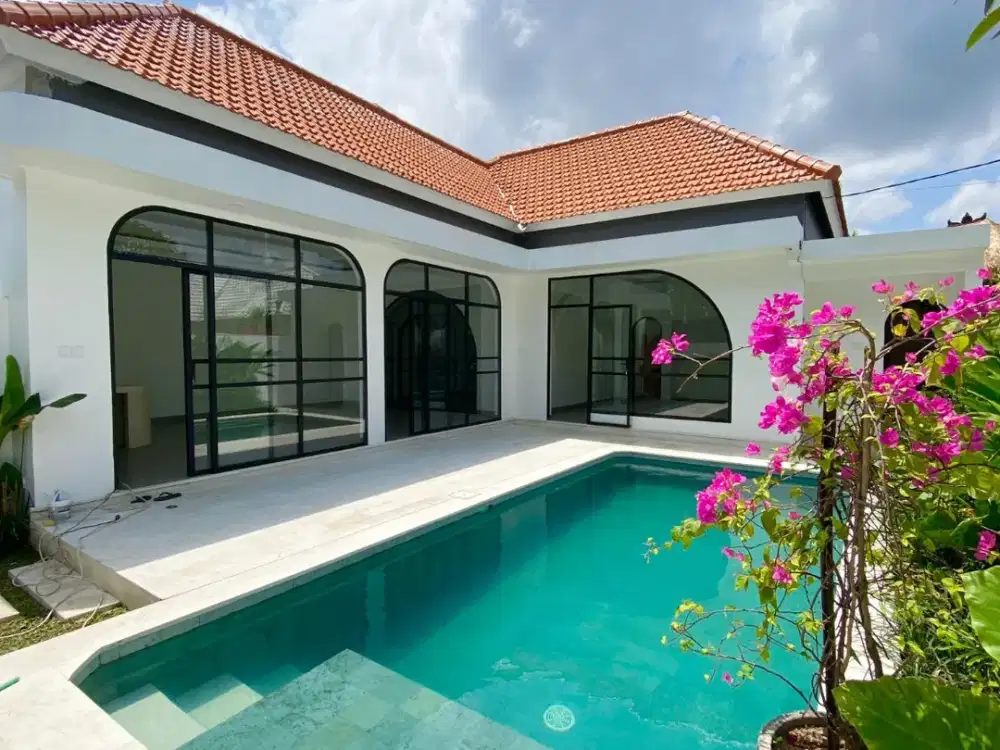 For Rent Villa Mewah Modern di Berawa – 1 Menit ke Finns Beach Club - Lokasi Super Strategis!